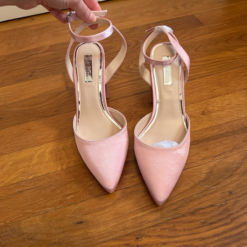 Pink pointed toe heels